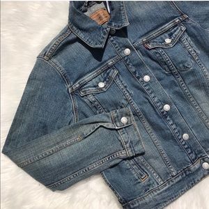 Levi’s Jean Jacket | Light Wash